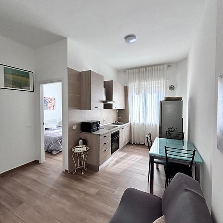 Bilocale In Bande Nere-Metro Rossa Duomo Apartment Милано Екстериор снимка